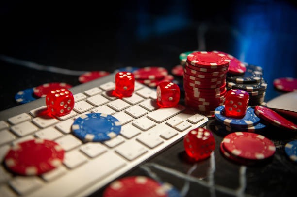 ratutogel heylink mobile app interface showing slot games and live casino options